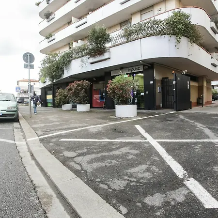 Vanni Terrace בית הארחה